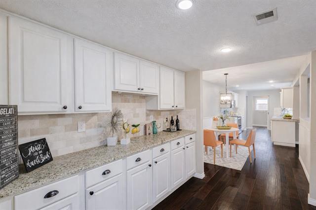 Building Photo - 1208 Crestwood Ct
