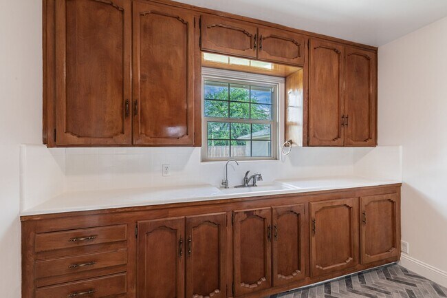 Building Photo - Charming & Updated: Your Perfect Retreat A...