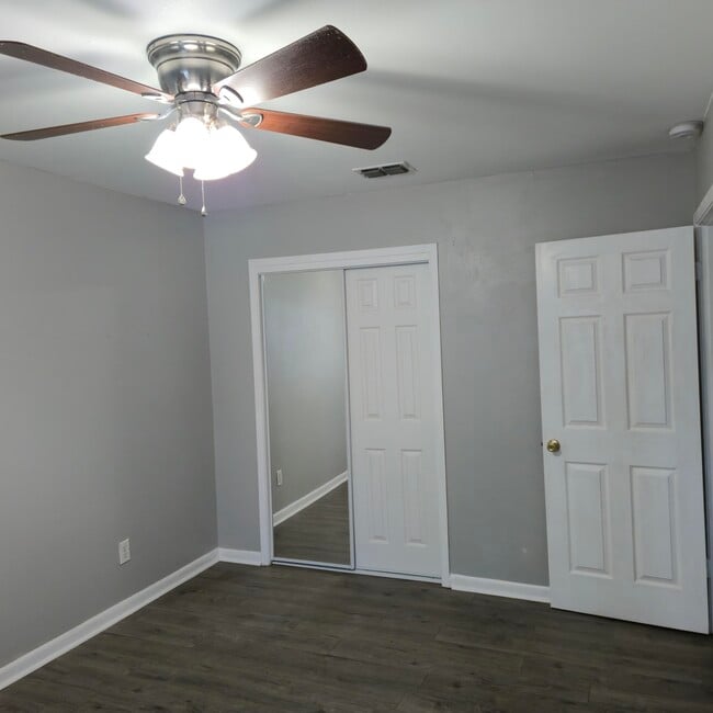 Building Photo - 75 7th Ave