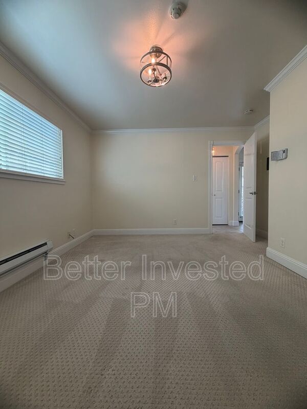 Building Photo - 92 Hendley St