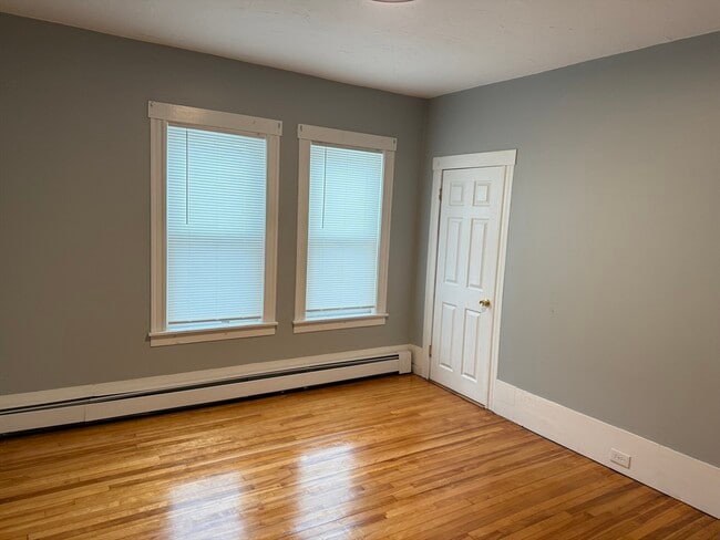 Building Photo - 8 Beckman St