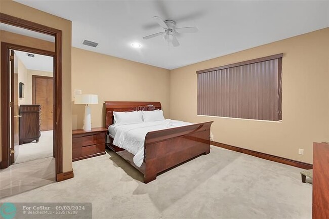 Building Photo - 4200 Coral Hills Dr