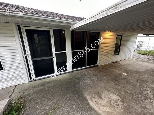 Building Photo - 2525 Bernhurst Dr