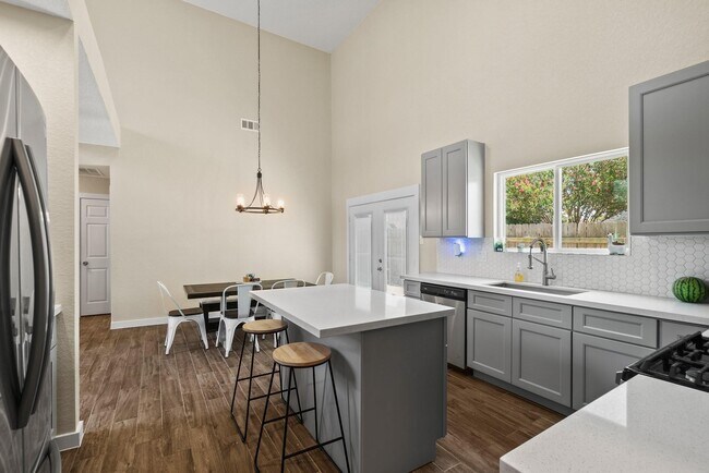 Building Photo - 20039 Moonflower Ln