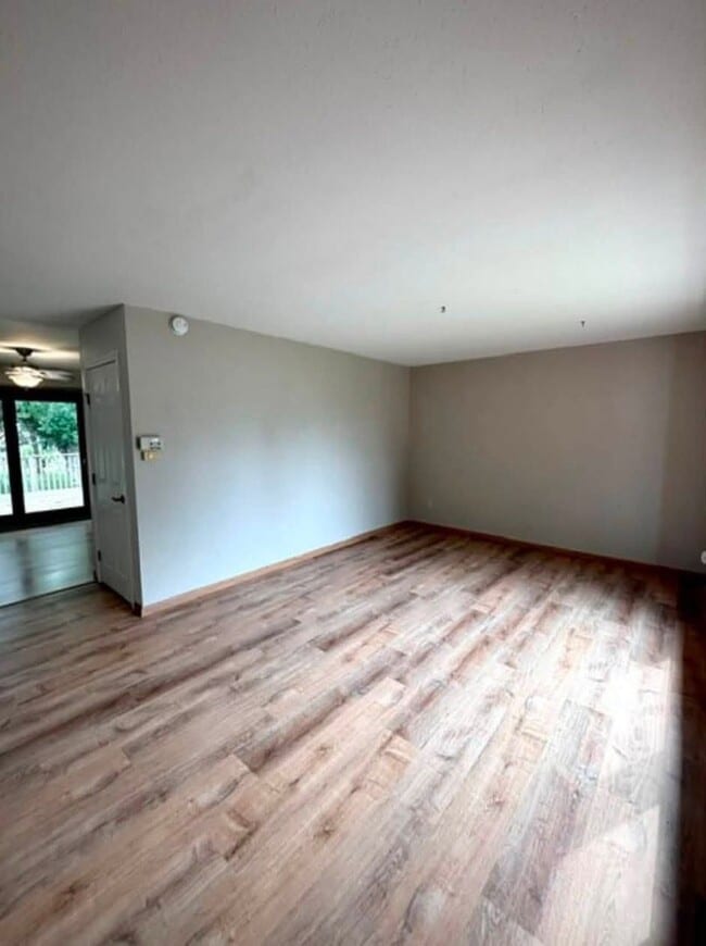Building Photo - 310 3rd St NE