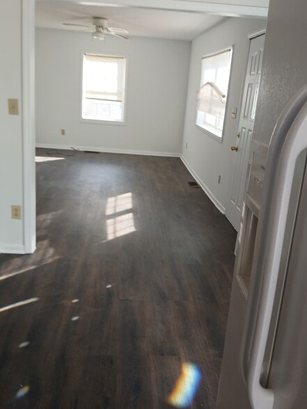 Building Photo - 505 Freeman St