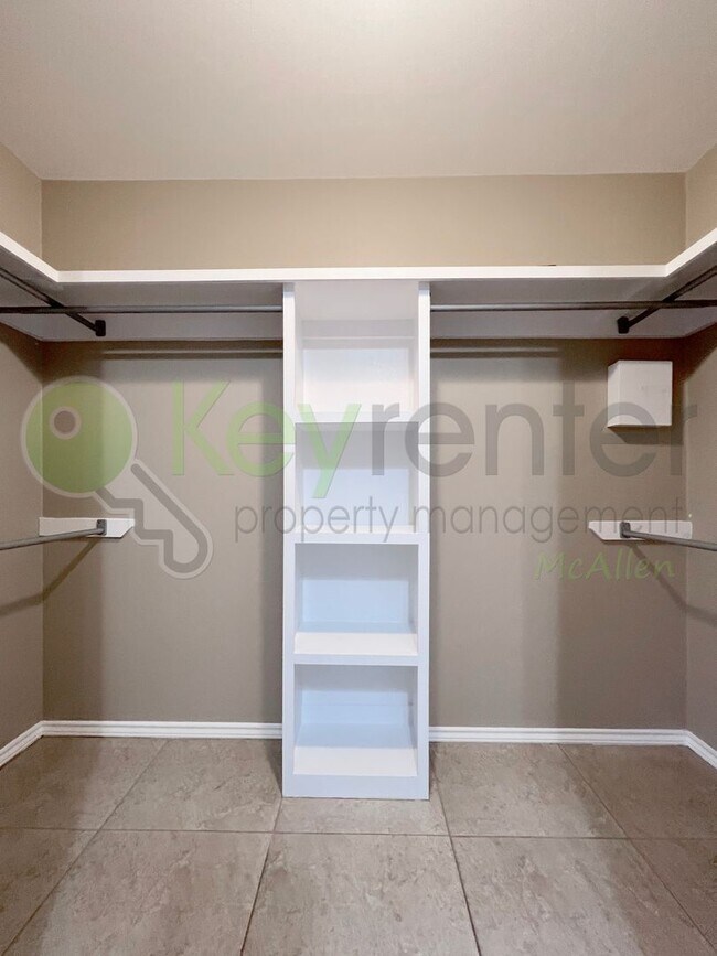 Building Photo - Beautiful 3b /2 bath home in McAllen