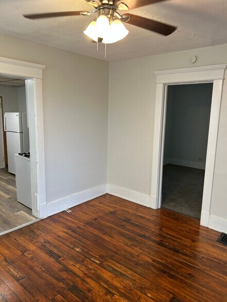 Building Photo - 737 E 28th St