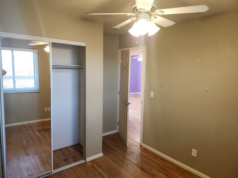 3rd room - 11461 W 107th Pl