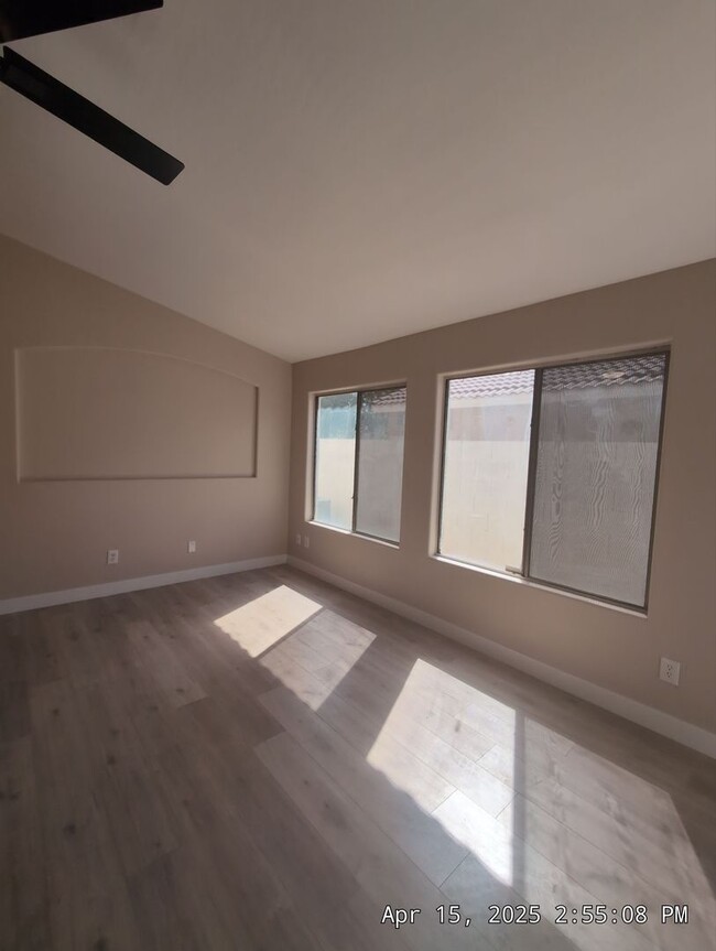 Building Photo - SPACIOUS and beautifully remodeled home! E...