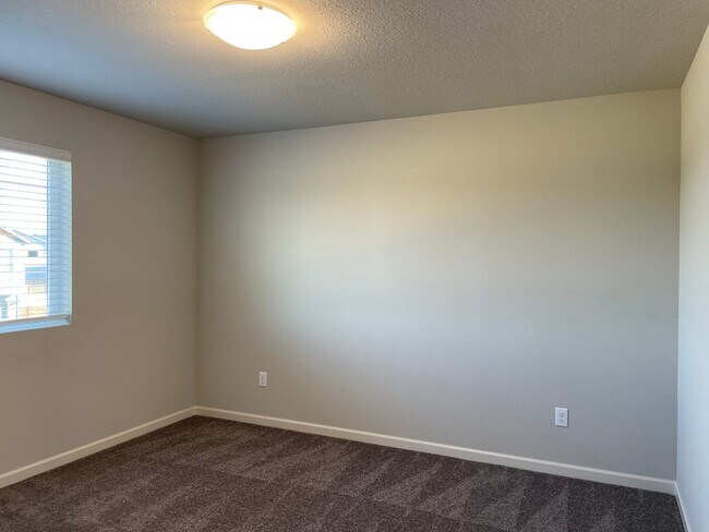 Building Photo - NEWER 4 Bed 2.5 Bath Home! Located near the Ridgefield Outdoor Recreation Center, equestrian faci...