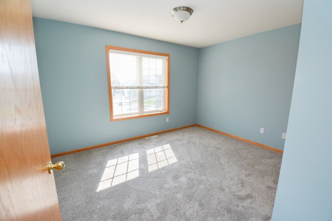 Building Photo - Spacious 4 Bedroom in Fantastic Cul-De-Sac!