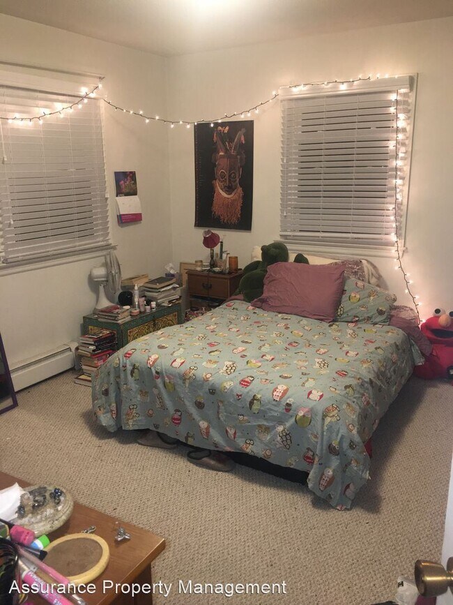 Building Photo - 1015 W Benton St