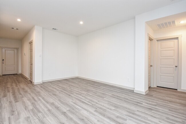 Building Photo - 7827 Sleek Flock Ln