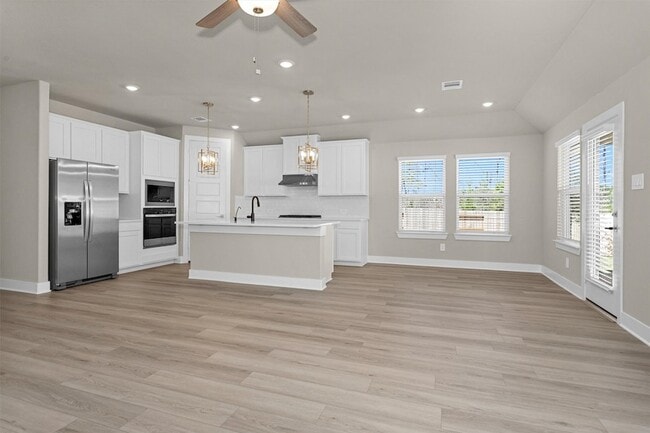 Building Photo - 2002 Bluff Oak Ct