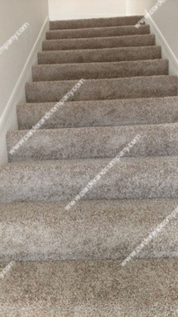 Building Photo - Beautiful Upstairs Condo, Spacious 2 Bedroom 1.5 Bathroom and 928 Sq Ft. In Nice Community, The P...