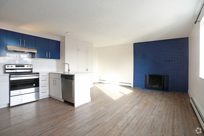 Interior Photo - The Jewell