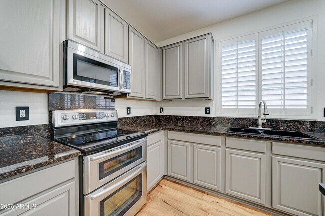 Building Photo - 1157 W Mesquite St