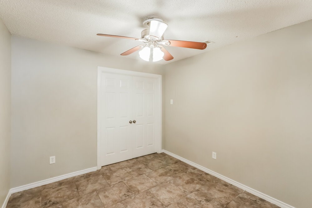 Building Photo - 1830 E Kirnwood Dr