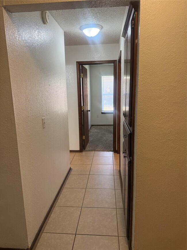 Building Photo - 1309 Summerton Pl