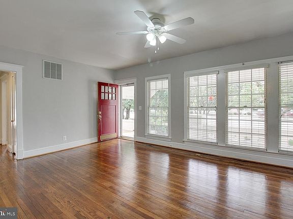 Building Photo - 1542 Chain Bridge Rd