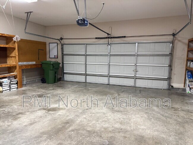 Building Photo - 2809 Willowick Tr SE
