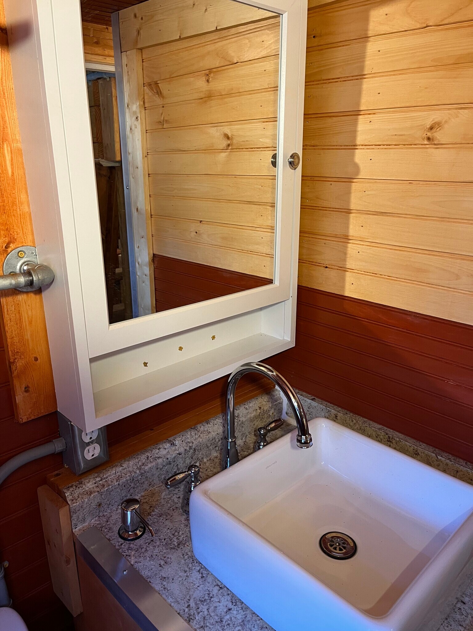 Building Photo - 142 Webster St NE