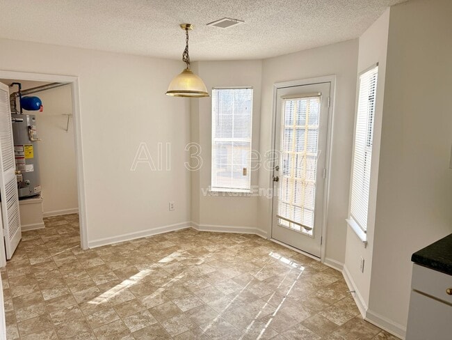 Building Photo - 5519 Lofwood Ln