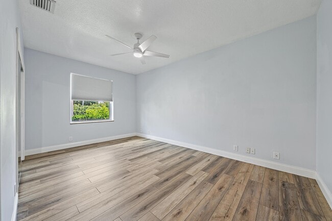 Building Photo - 13928 82nd Ln N