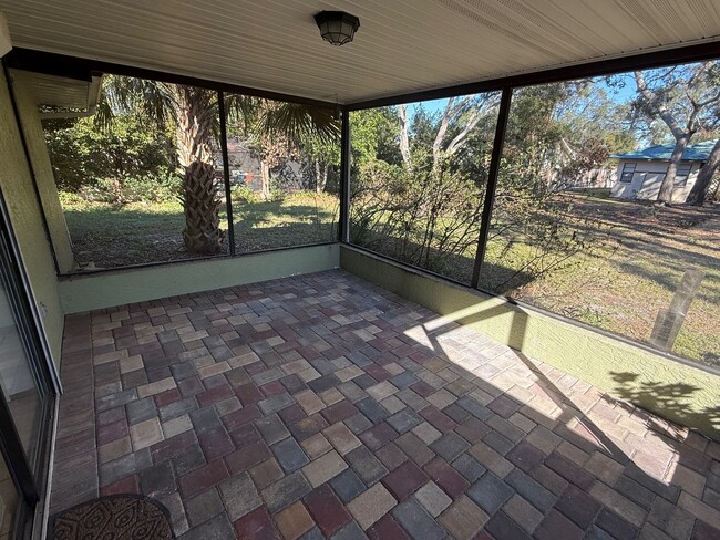 Building Photo - NICE TWO BEDROOM TWO BATH HOME IN GREAT NEIGHBORHOOD !!!!