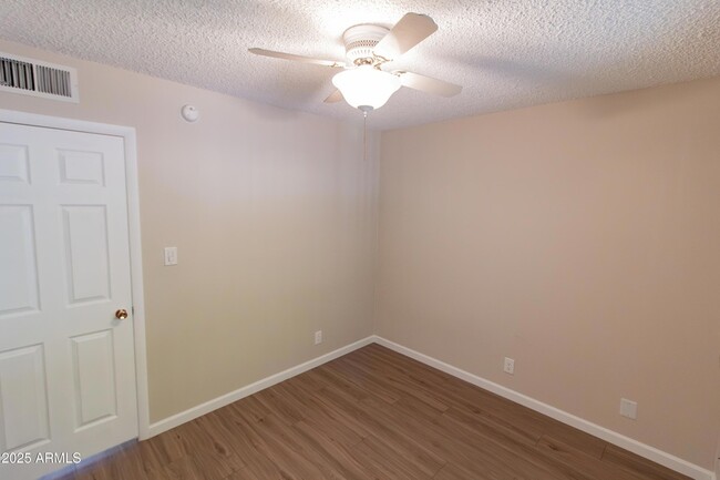 Building Photo - 6721 E McDowell Rd