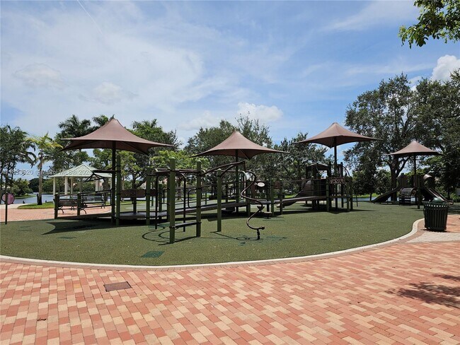 Building Photo - 1359 Springside Dr