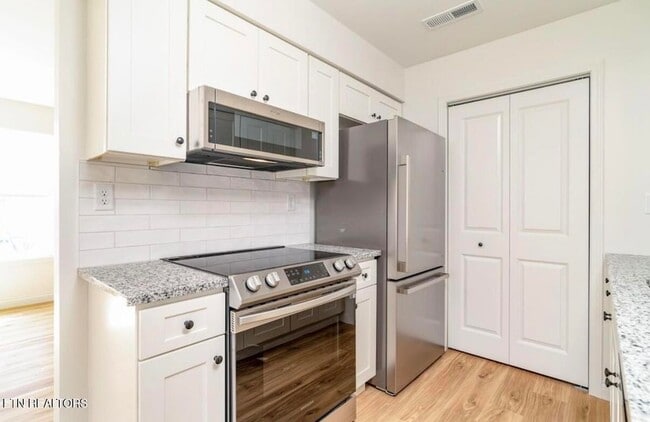 Building Photo - 1623 Francis Rd