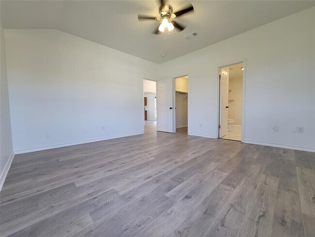 Building Photo - 208 Newcastle Dr