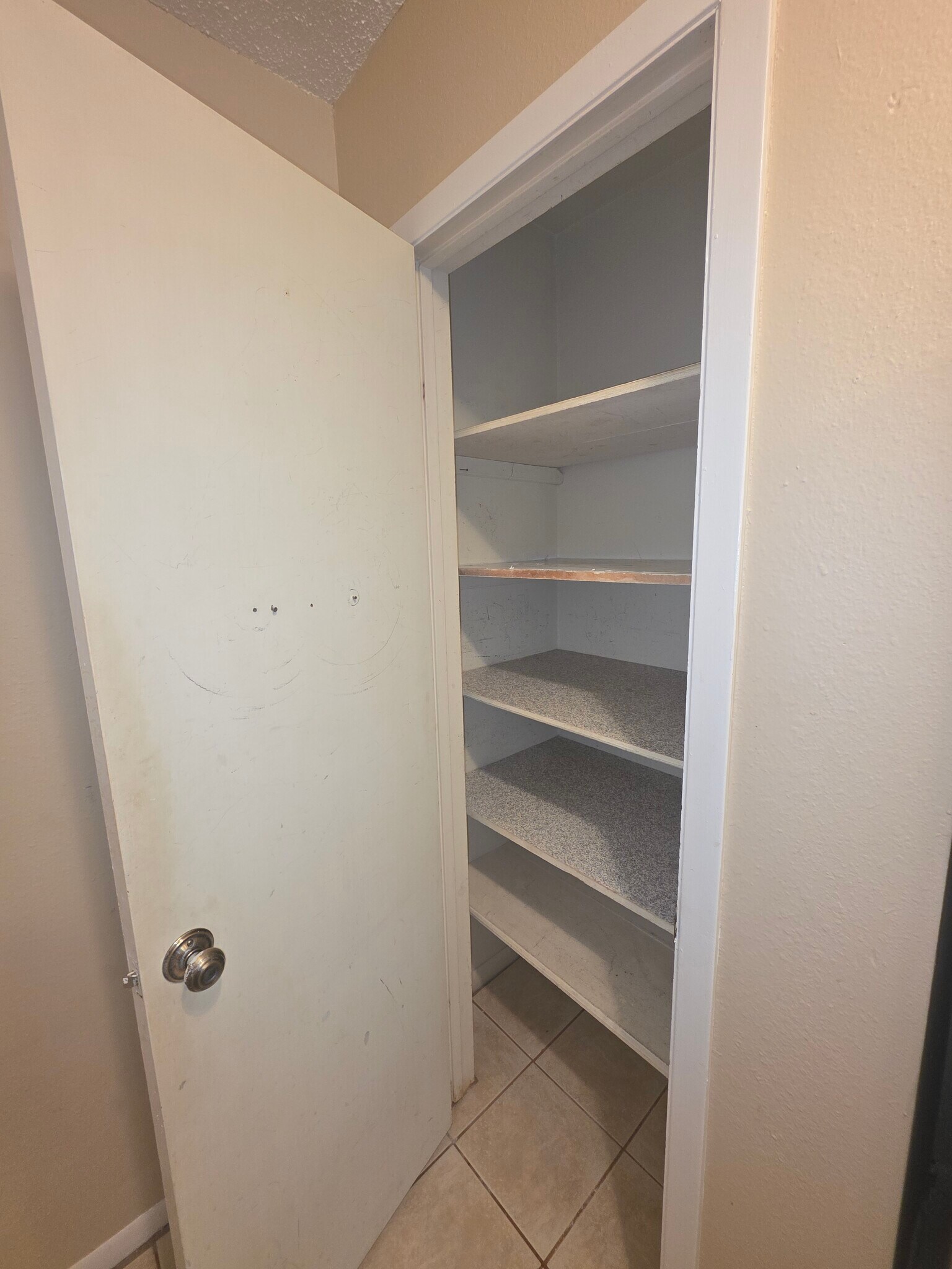 kitchen pantry - 1205 Anne Ave