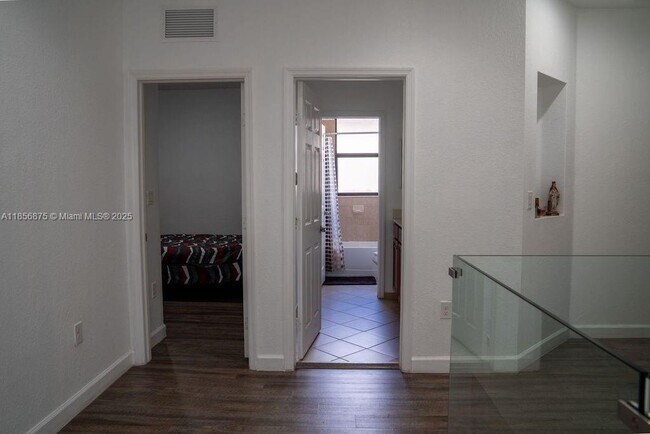 Building Photo - 3521 W 86th Terrace