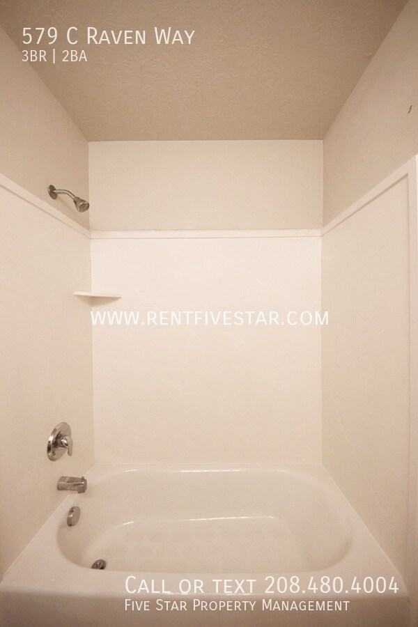 Building Photo - 579 Raven Way