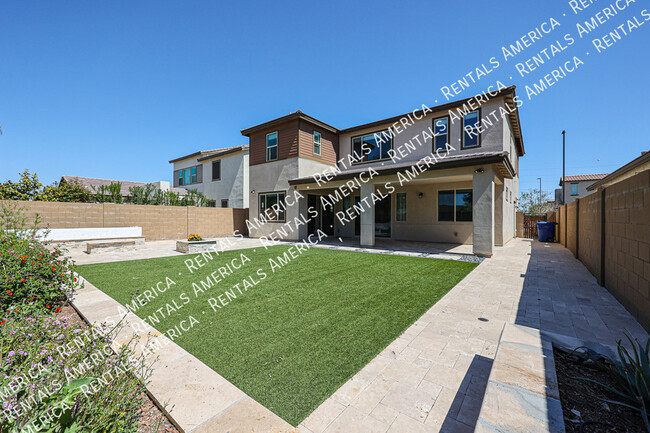 Building Photo - 3090 S Jasmine Dr