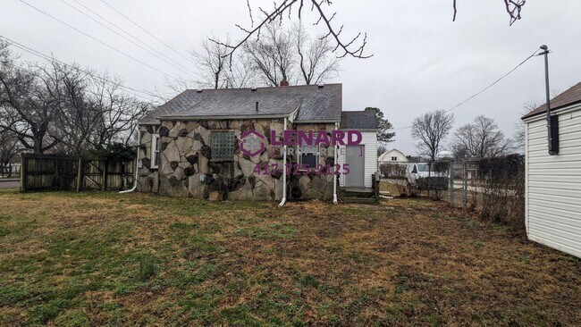 Building Photo - Cozy 2 Bedroom Home!