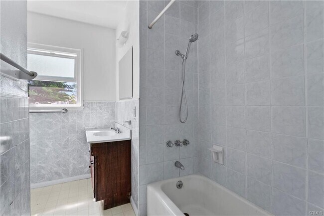 Building Photo - 14261 Cedarwood St