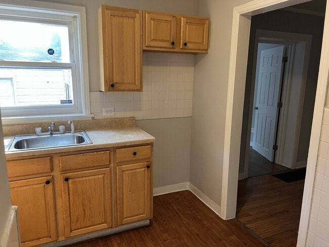 Building Photo - 9819 S Clyde Ave