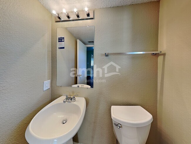 Building Photo - 6031 Draycott Dr