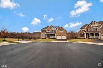 Building Photo - 4914 Bridle Ridge Rd