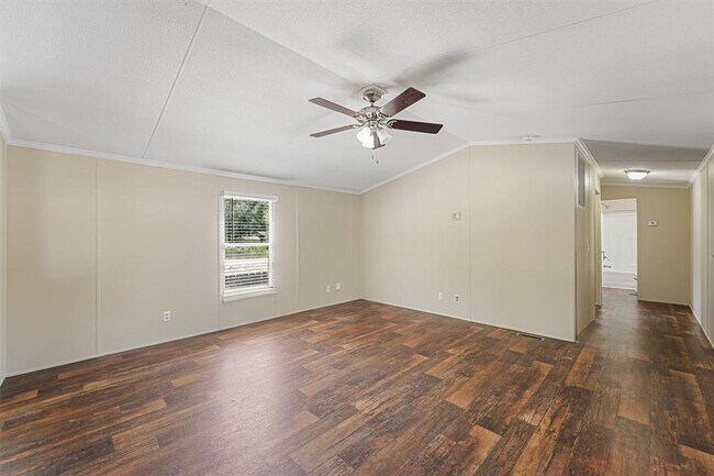 Building Photo - 21864 Russell Dr