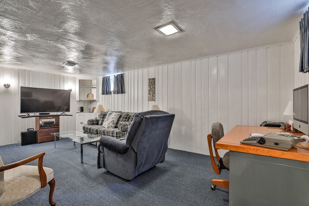 Building Photo - 38 Norwich Cir