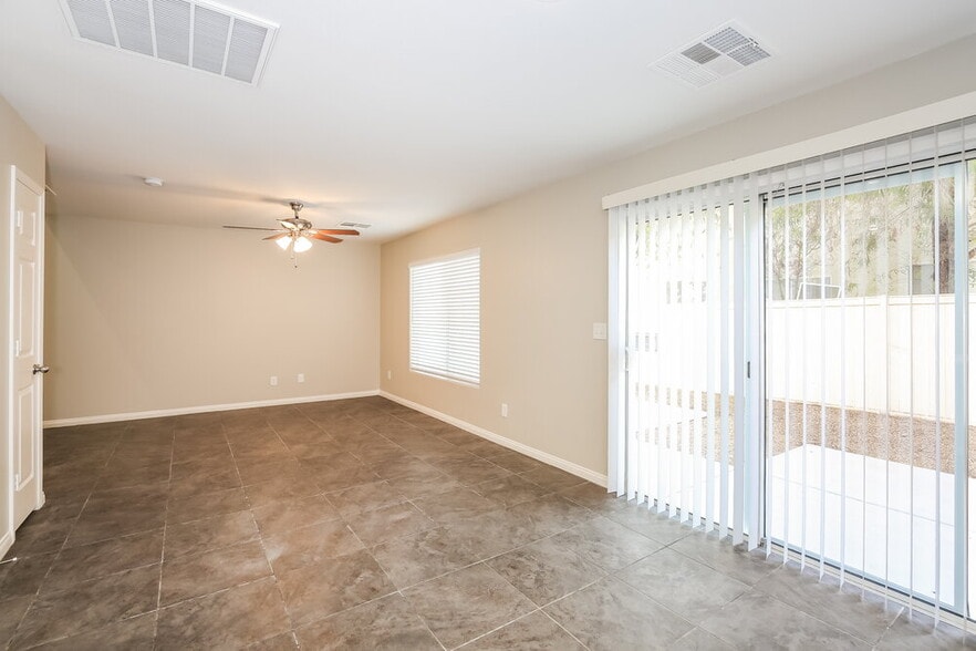 Building Photo - 9453 Milkweed Canyon Ave