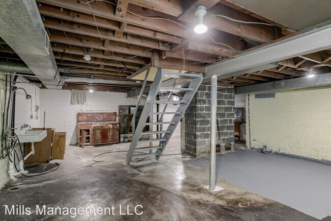 Building Photo - 3 br, 1 bath House - 2673 S 14