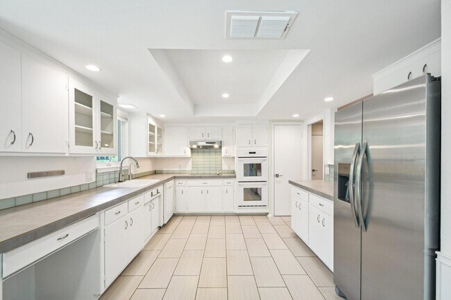 Building Photo - 2505 Comburg Castle Way