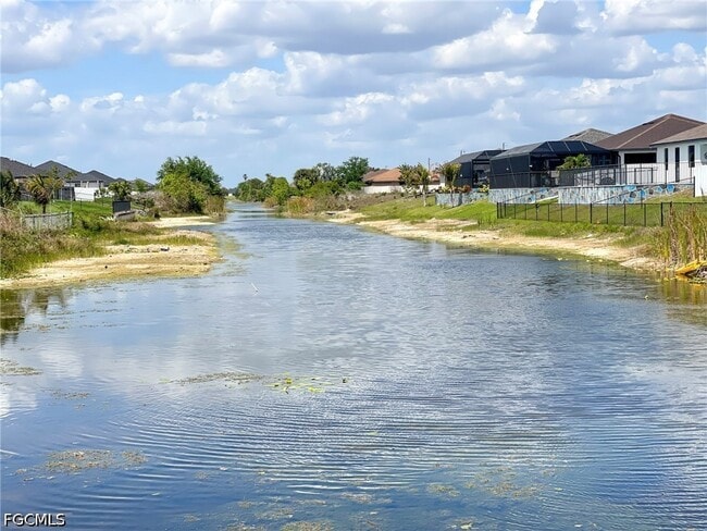 Building Photo - 1321 NE 9th St