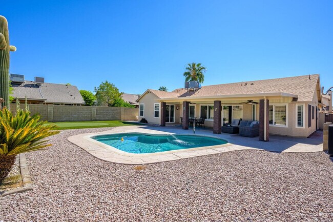 Building Photo - 4326 E Towne Ln